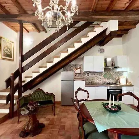 La Casina Di Nada * マッサ・マルターナ