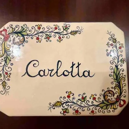La Casina Di Nada アパート マッサ・マルターナ